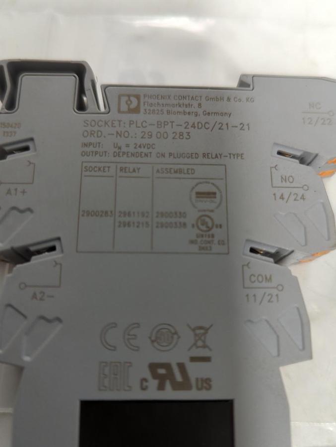Used PHOENIX,29 82 100,TERMINAL BLOCK 3.5A/24V DC LOT OF 2 PRE-OWNED