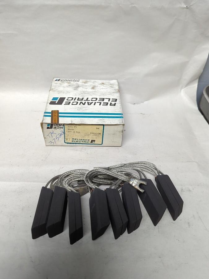 RELIANCE ELECTRIC,3141-PV,CARBON MOTOR BRUSHES BOX OF 8 PIECES NOS