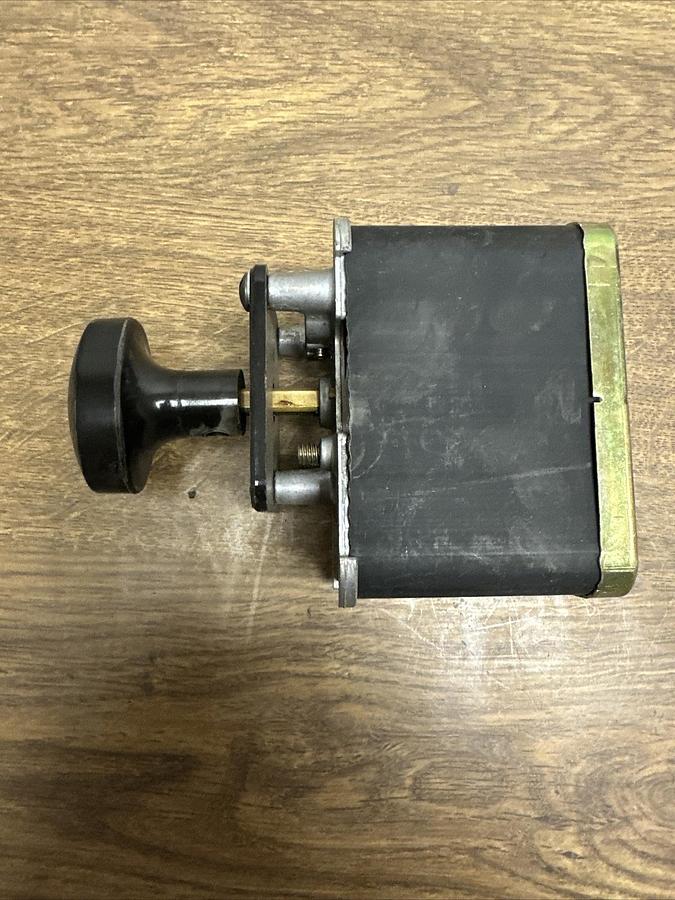 Used GE,16SB1BB365SSM2V,Type SB1 Rotary Switch