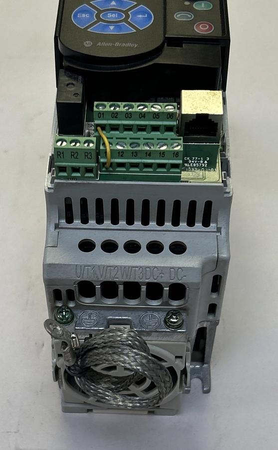 Used ALLEN BRADLEY,22F-D2P5N103,POWER FLEX AC DRIVE VFD 1HP 480V