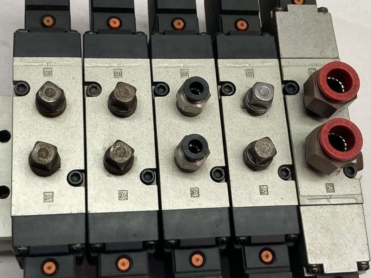 Used SMC,VF5220-5G-02,Valve Block