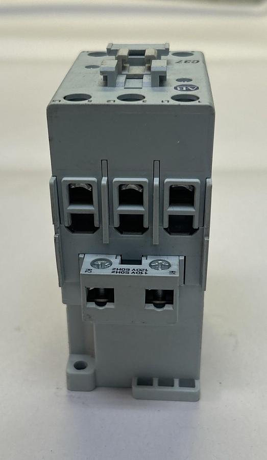 Used ALLEN BRADLEY,100-C3700,CONTACTOR 110/120V COIL