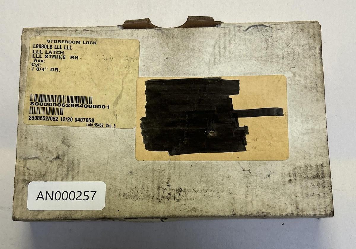 SCHLAGE,L9080LB,STOREROOM LOCK RH BODY ONLY NOS