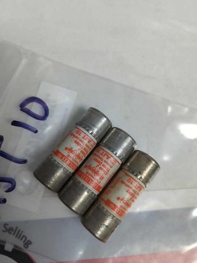 Used GOULD SHAWMUT,AJT-10,AMP-TRAP 10 AMP FUSE LOT OF 3 PRE-OWNED