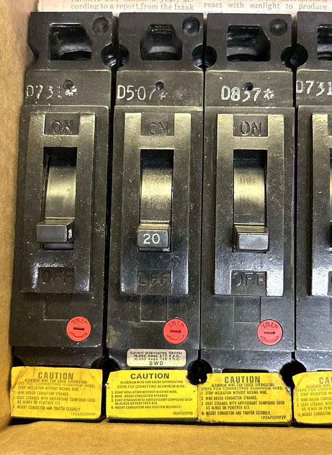 Used GENERAL ELECTRIC,TED113020,CIRCUIT BREAKER 20A 277V 1P LOT OF 5