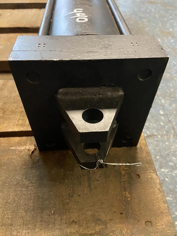 Used Parker,05.00 CBC-2AUS44AC 30.000,Cylinder 5 INCH Bore 30 INCH Stroke New Seals