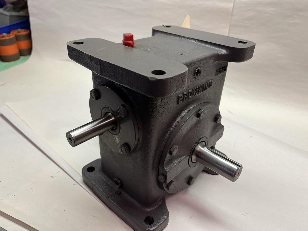 BROWNING,206U1-LR10,GEAR REDUCER INPUT 0.61HP 1750RPM RATIO 10:1