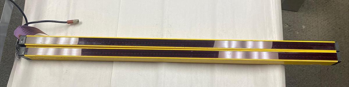 Used STI,MS46-30-1045-Q1-X-SC1,Transmitter MS46SR-30-1045-Q1-R-NC-FP-SC1 Receiver