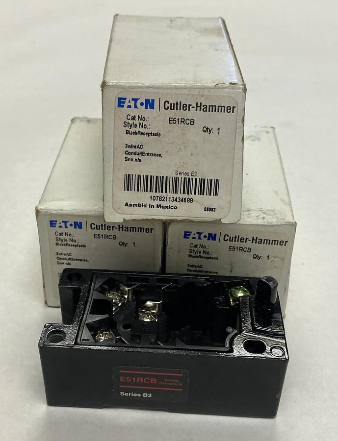 EATON CUTLER HAMMER,E51RCB, PHOTOELECTRIC SENSOR RECEPTACLE LOT OF 3 NEW