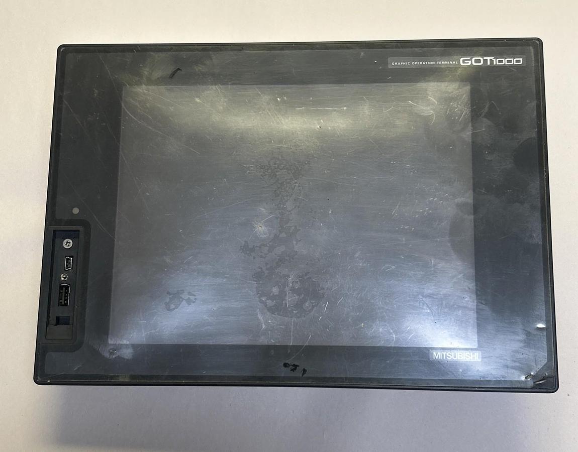 Used MITSUBISHI,GT1675-VNBD,COLOR TOUCH SCREEN INTERFACE PANEL