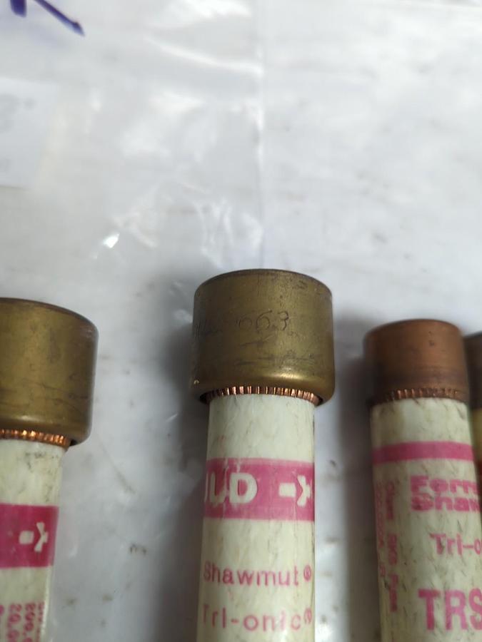Used GOULD SHAWMUT,TRS-30R,TRI-ONIC 30 AMP FUSE LOT OF 5 PRE-OWNED