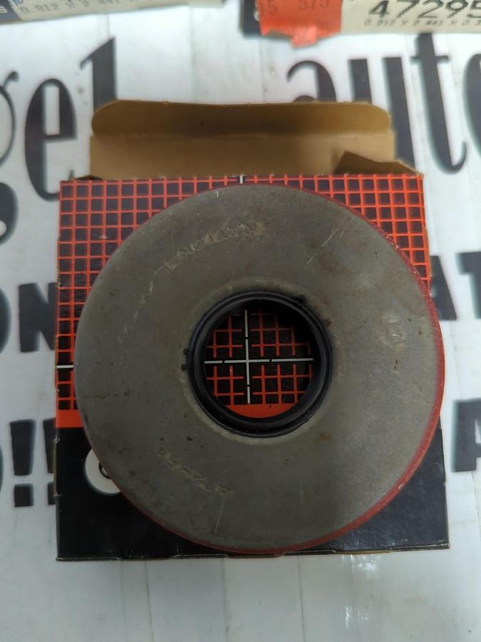 NATIONAL SEALS FEDERAL MOGUL,472950,OIL SEALS 0.812X2.441X0.375 LOT OF 7 NOS