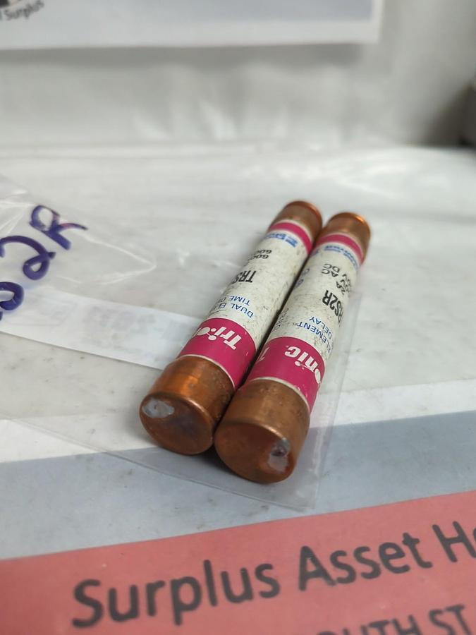 Used FERRAZ SHAWMUT,TRS2R,TRI-ONIC 2 AMP FUSE LOT OF 2 PRE-OWNED