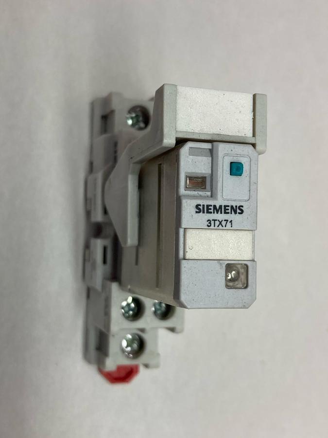 Used Siemens,3TX71,Relay w/3TX7144-IE7 Socket Base