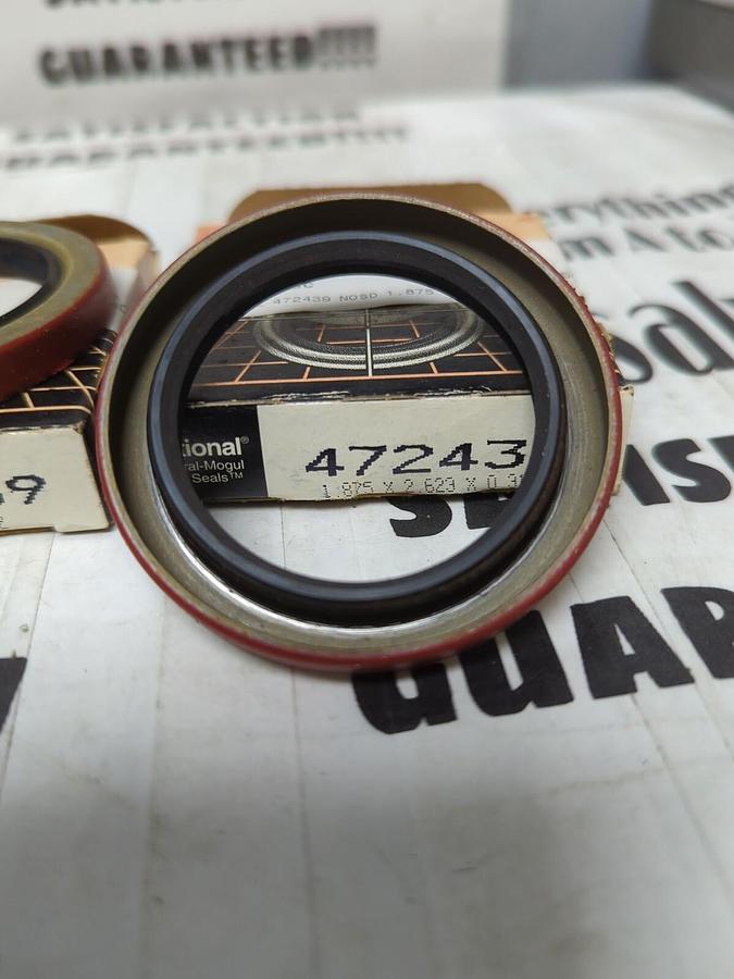 NATIONAL SEALS FEDERAL MOGUL,472439,OIL SEALS 1.875 IN X 2.623 IN LOT OF 2