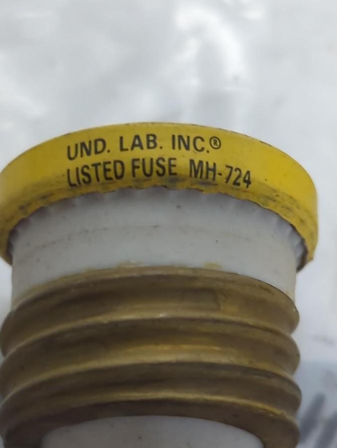 Used UNBRANDED,25 AMP,SCREW IN FUSE FAST ACTING 25 AMP LOT OF 4 PRE-OWNED