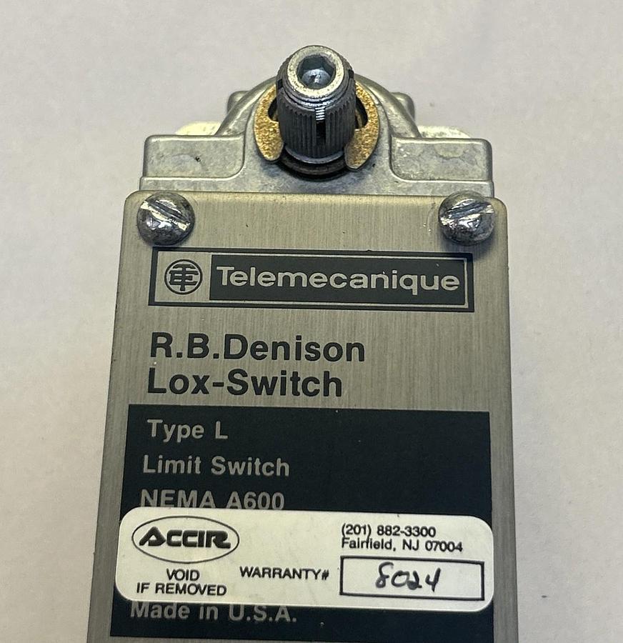 Used TELEMECANIQUE,L143,LIMIT SWITCH
