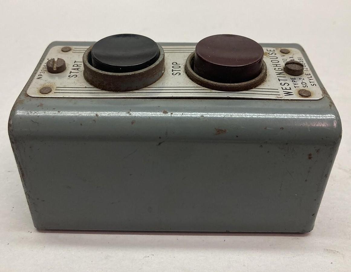 Used Westinghouse,Type SD-2 Style 1246481,Momentary Control Station 600V
