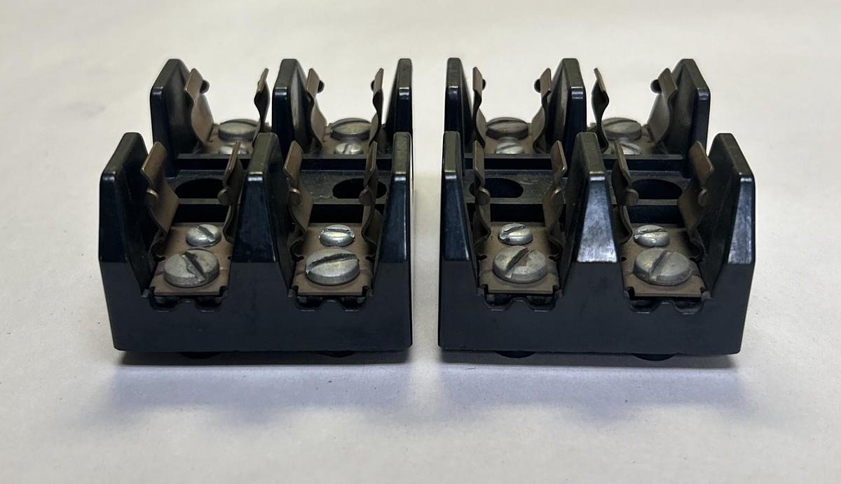 Used UNBRANDED,814100,FUSE HOLDER 30A 250V 3 POLE LOT OF 2