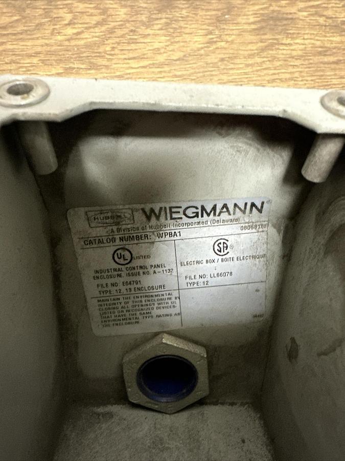 Used Weigmann,WPBA1,Sloping Front Button Enclosure w/GE CB104P 2 Pos Switch