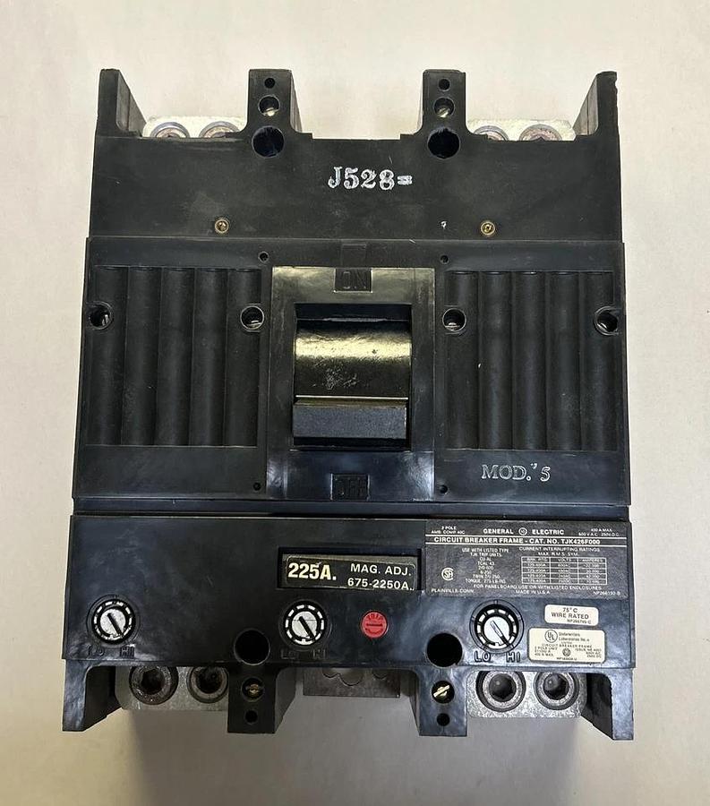 Used GENERAL ELECTRIC,TJK426F000,CIRCUIT BREAKER 400A 600V 3P