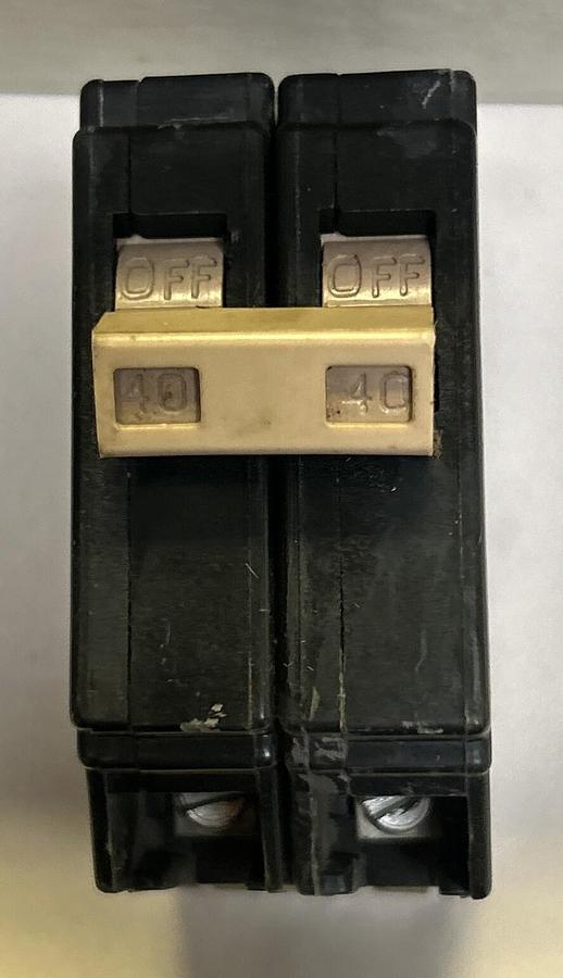 Used CUTLER HAMMER,CH,CIRCUIT BREAKER 40AMP 120/240V 2P LOT OF 4