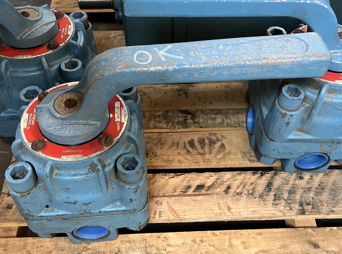 Used TELEDYNE REPUBLIC,8141C-1-1/2HS2,ROTARY SELECTOR VALVE 1-1/2"