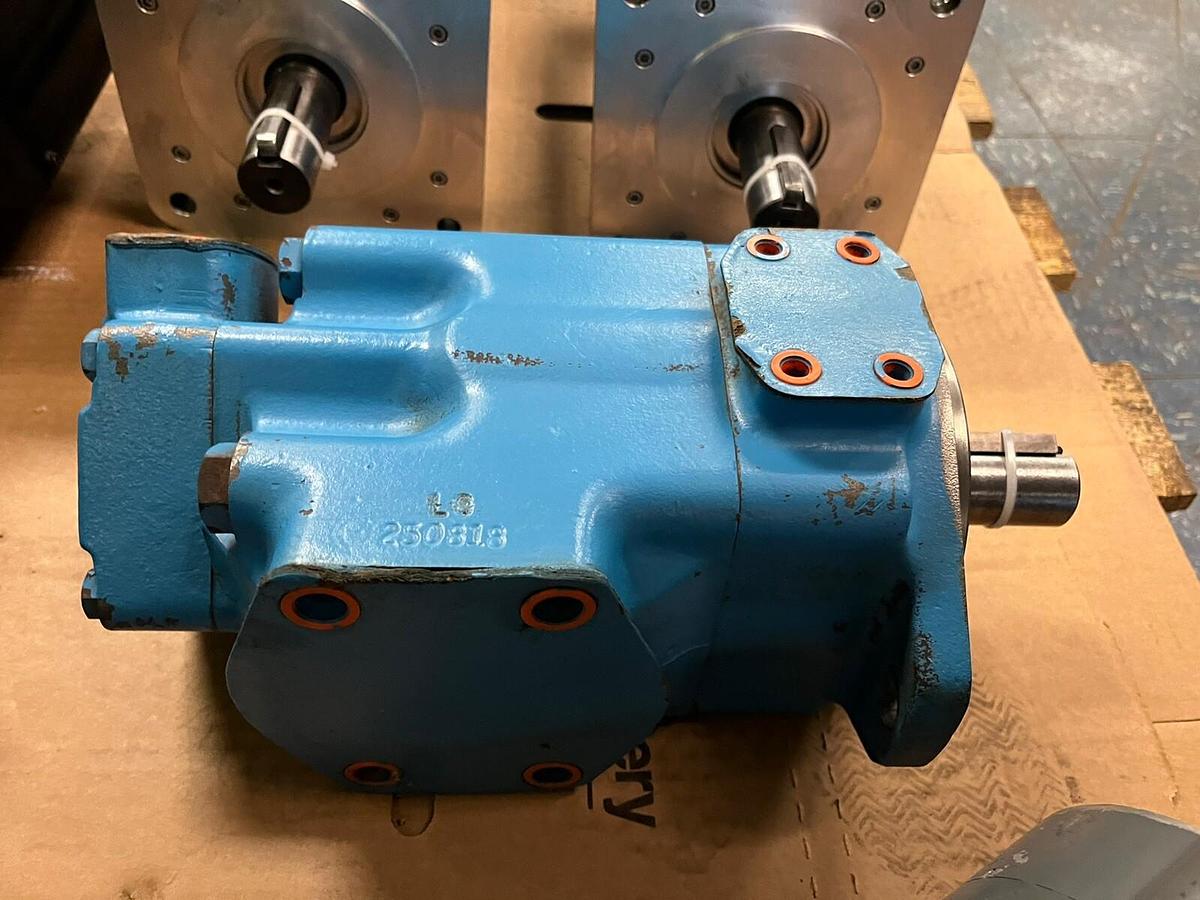 Used VICKERS,F3-3520V30A12F-1BA22R,HYDRAULIC VANE PUMP