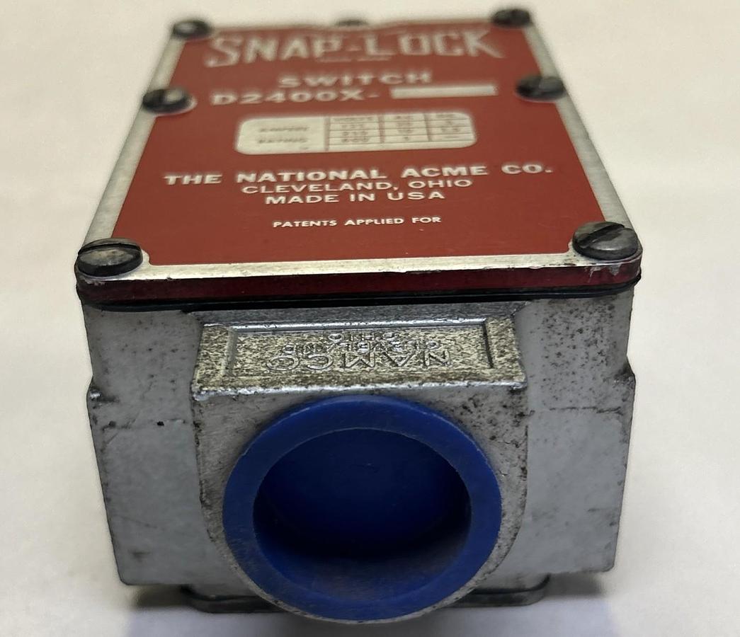 Used NAMCO,D2400X,SNAP-LOCK LIMIT SWITCH