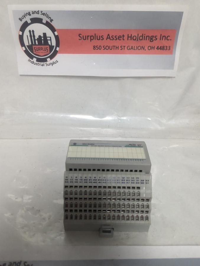 Used ALLEN BRADLEY,1794-DB32P,FLEX I/O 24V SOURCE OUT-PUT MODULE PRE-OWNED