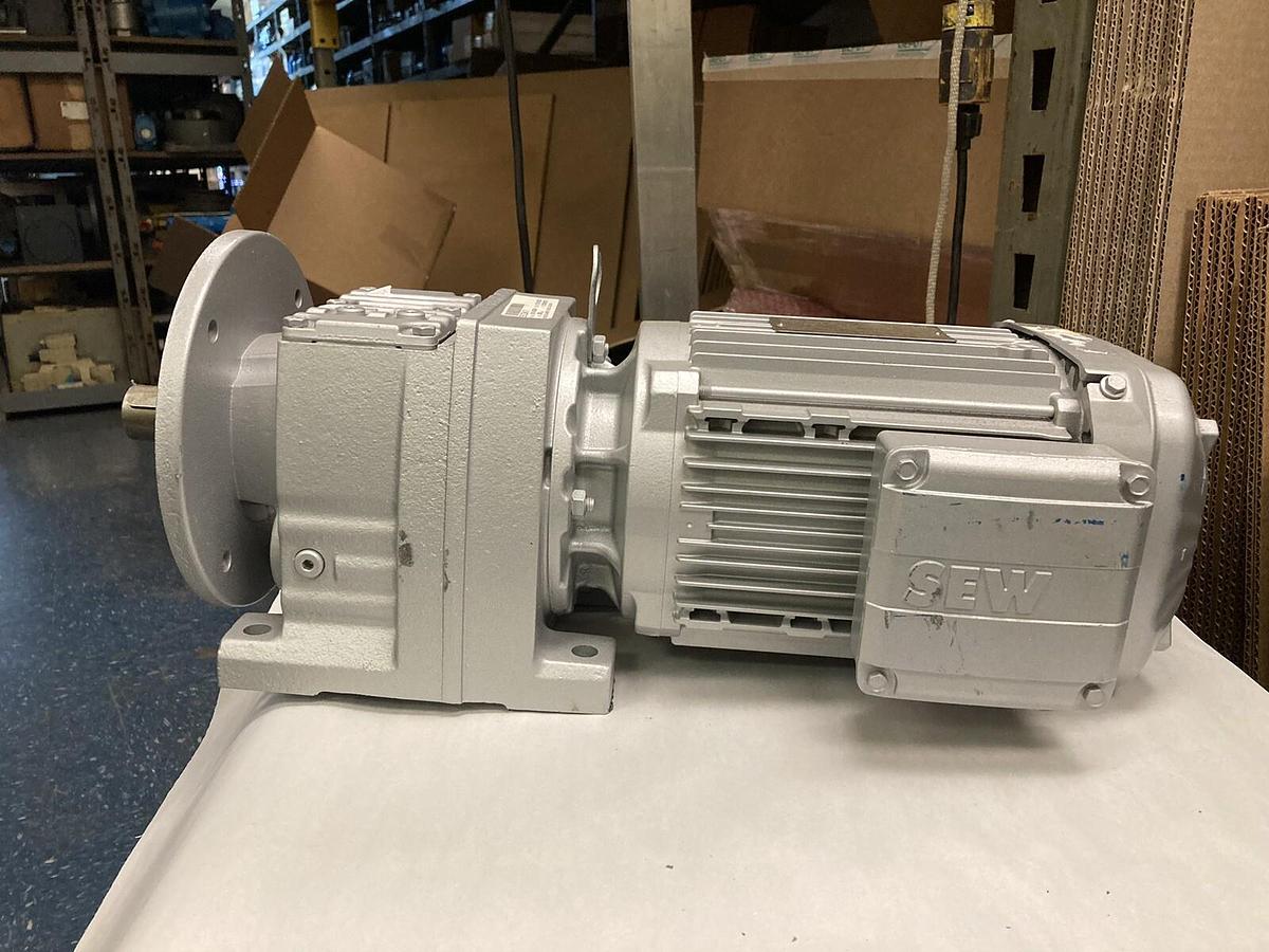 Used Sew-Eurodrive,R47F DRN90L4,Gearmotor Ratio 44.22  1751/40 RPM  230/460V
