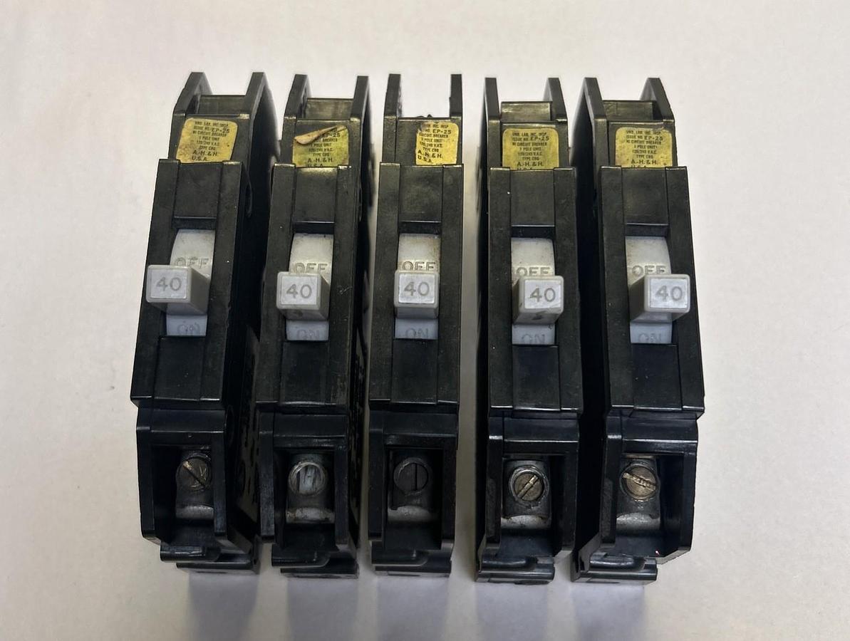 Used ARROW HART,CBQ140,CIRCUIT BREAKER 40A 120/240V 1P LOT OF 5