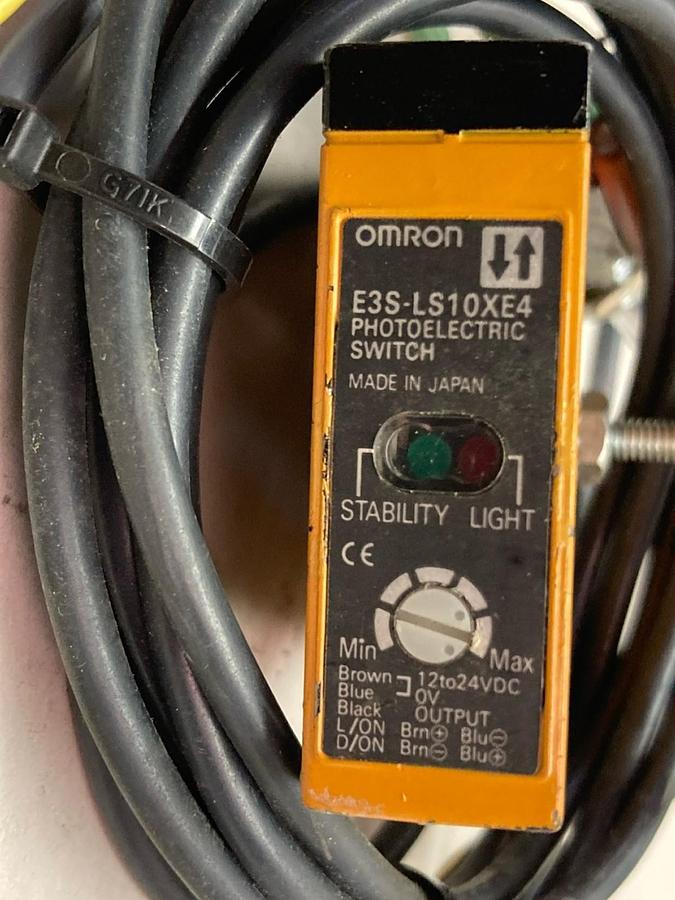 Used Omron,E3S-LS10XE4,Photoelectric Switch 12-24VDC