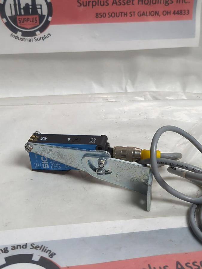 Used SICK,WL18-3P430,PHOTOELECTRIC SENSOR PRE-OWNED