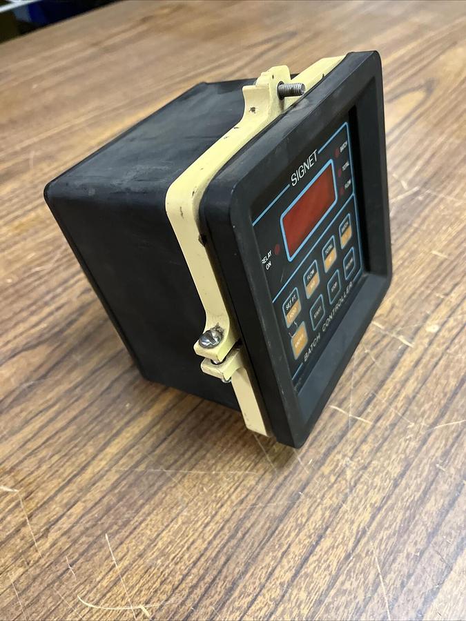 Used Signet,MK504-1,Batch Controller 110VAC