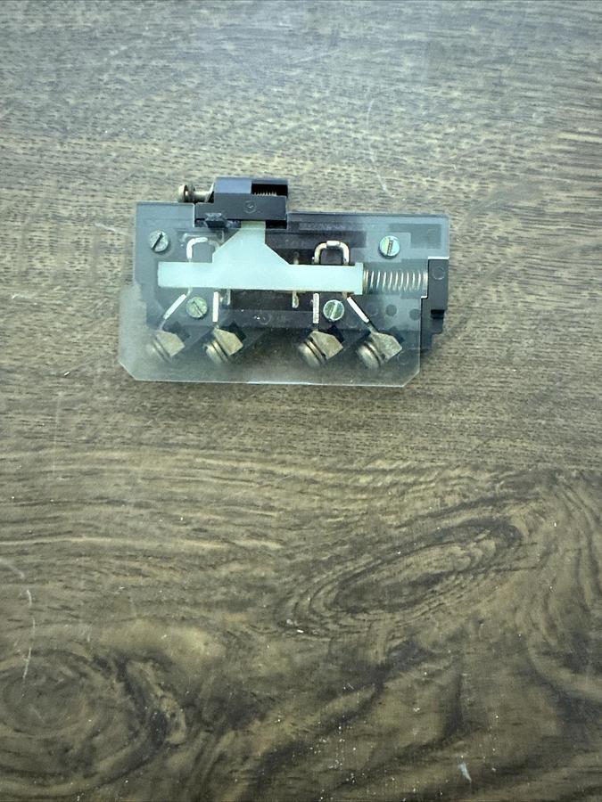 Gould,F10N0CR,Auxilliary Interlock NOS