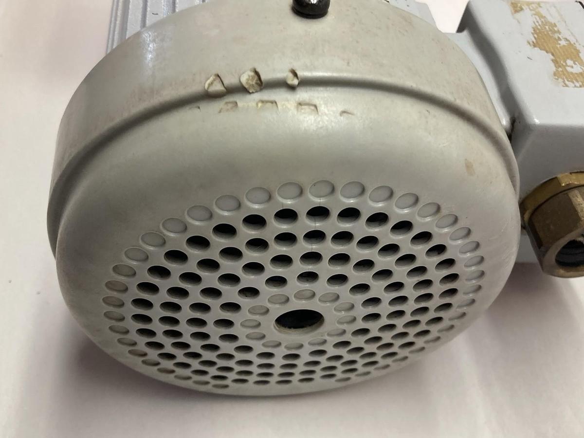 Used GTR,UH2LM-22T-30-T020A,4-Phase Induction Motor Ratio 30:1 220Vac