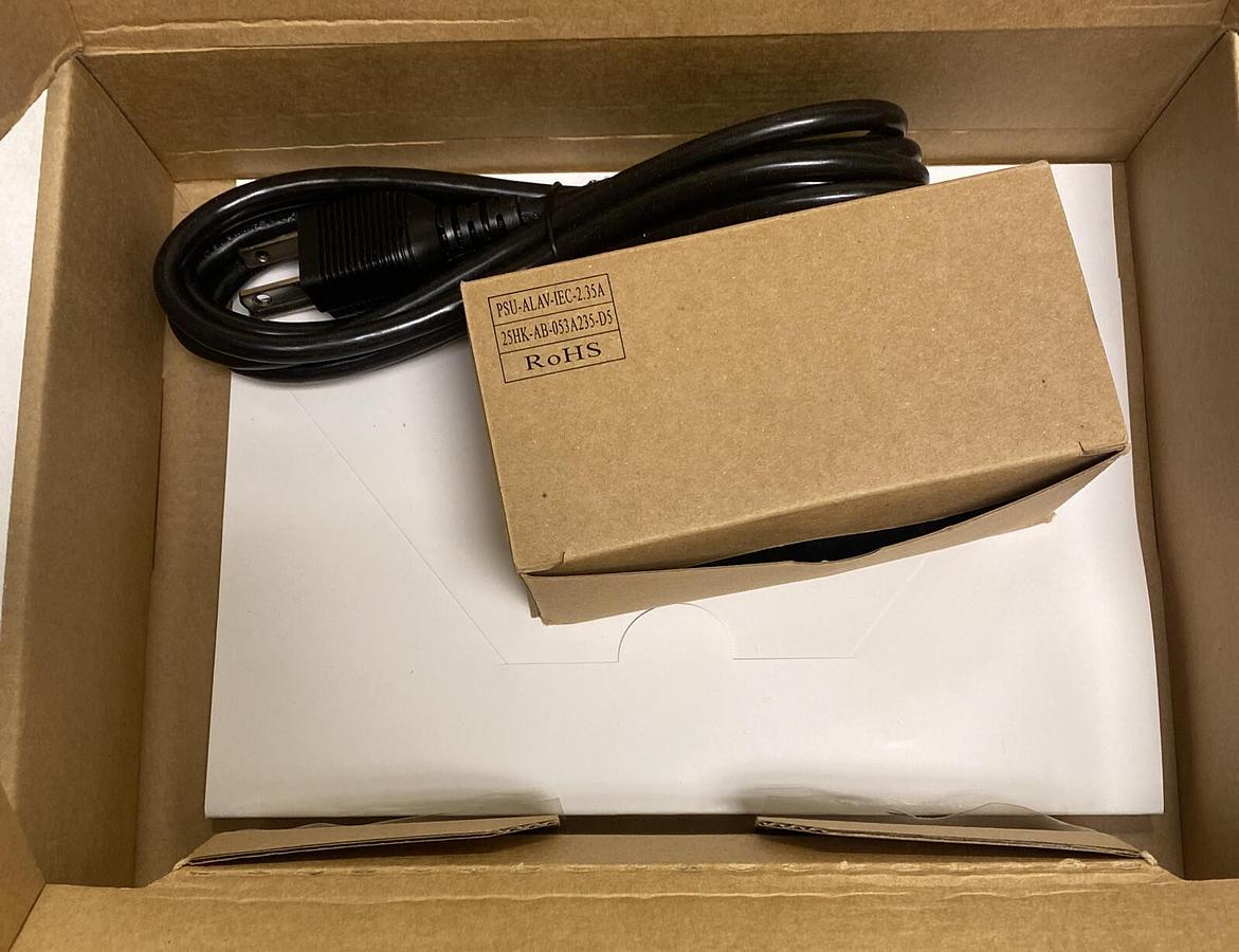 Used BLACK BOX CORP,AVU5001A,WIZARD MULTIMEDIA EXTENDER NEW