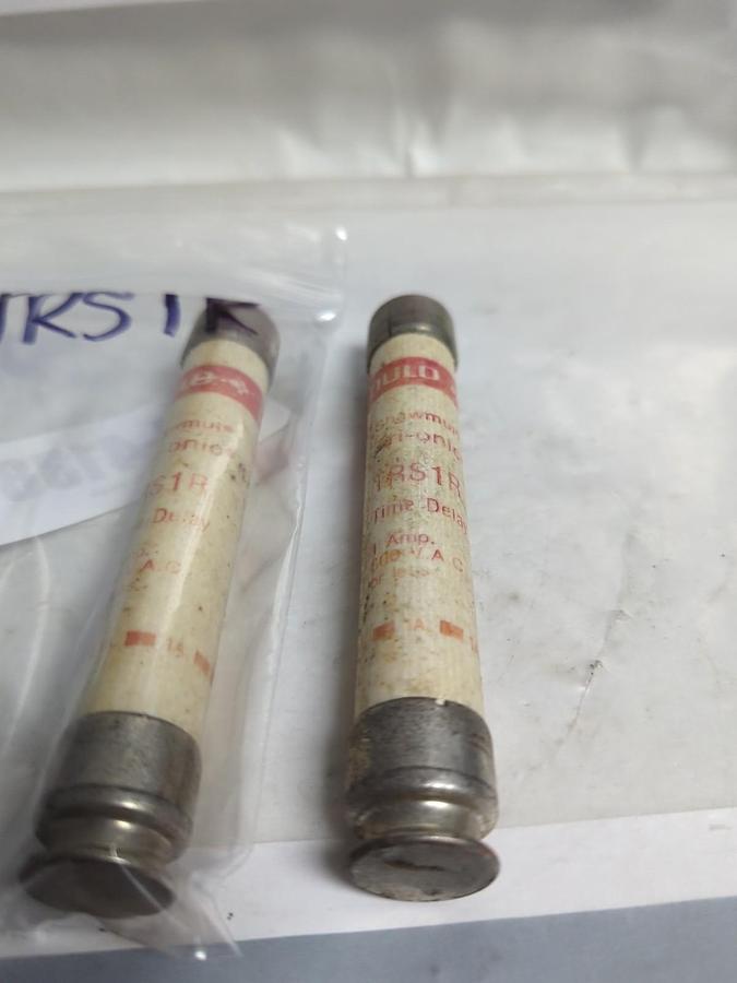 Used GOULD SHAWMUT,TRS1R,TRI-ONIC 1 AMP FUSE LOT OF 2 PRE-OWNED