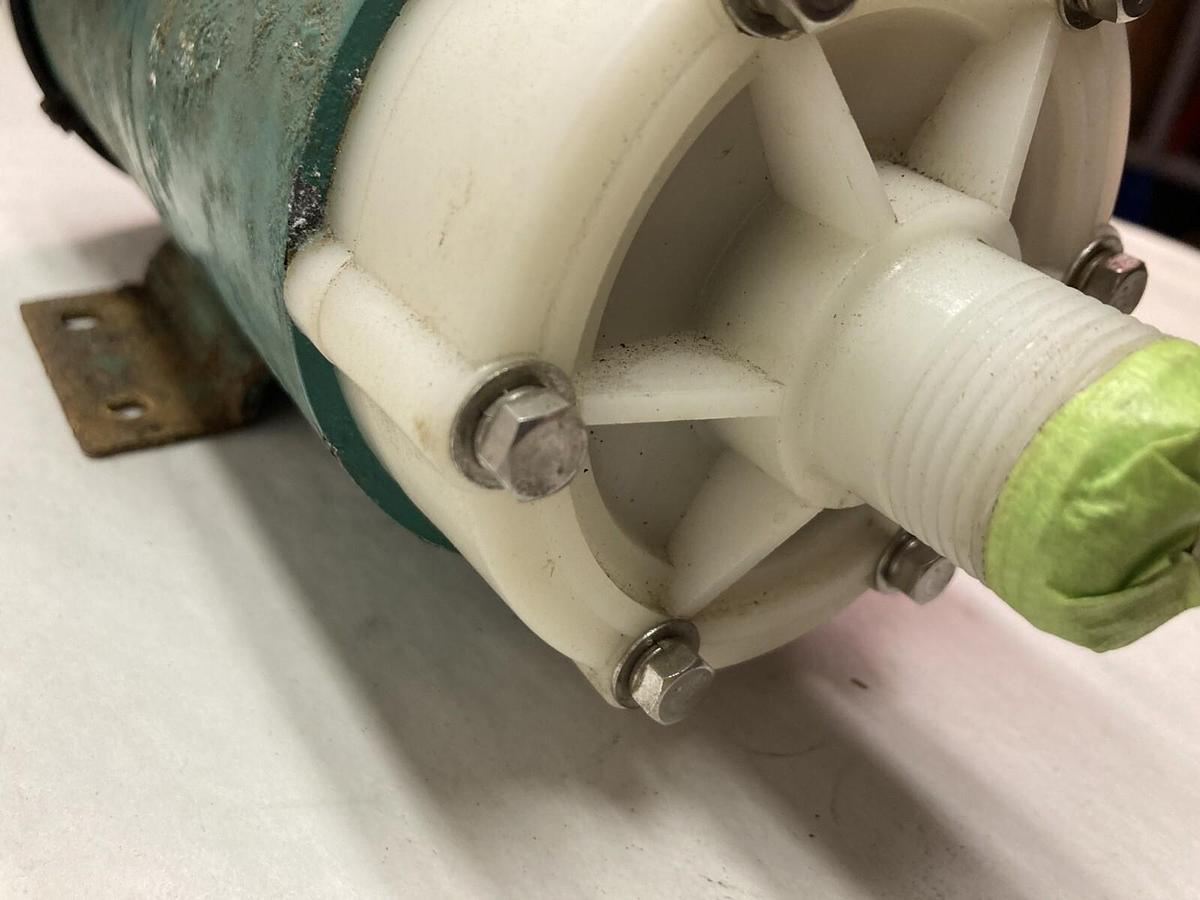 Used Iwaki Magnet Pump,MD-40RT-220N,2-Pole Magnet Pump 220/240V 2700/3100rpm 50/60Hz