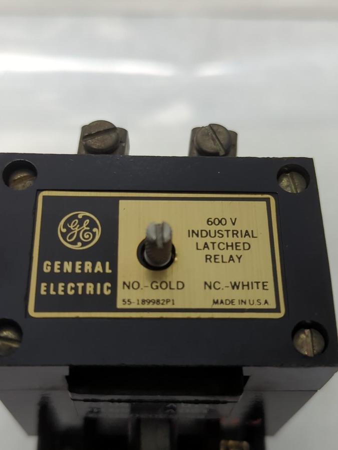 Used GENERAL ELECTRIC,CR120B L060,SER A INDUSTRIAL LATCH RELAY 110/120V 50/60HZ USED