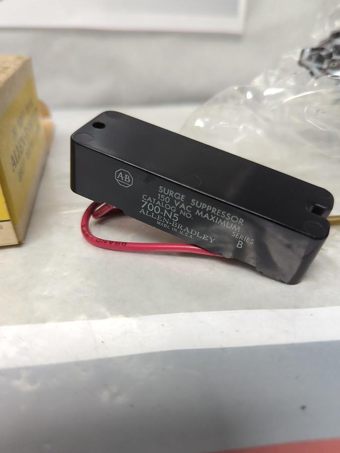 ALLEN BRADLEY,700-N5,SERIES B SURGE SUPPRESSOR NOS