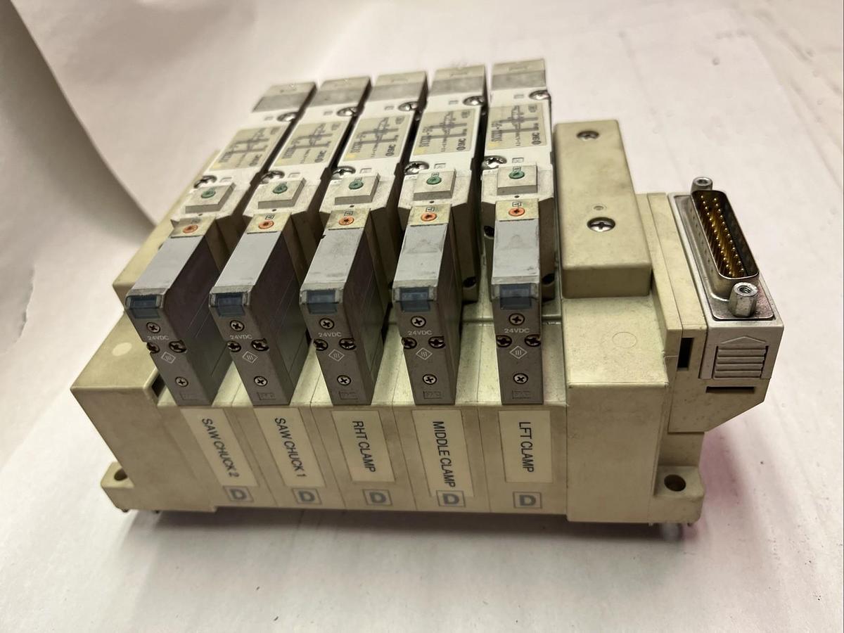 Used SMC,SV3300-5FU,PNEUMATIC AIR VALVE BANK 5 SOLENOID VALVES