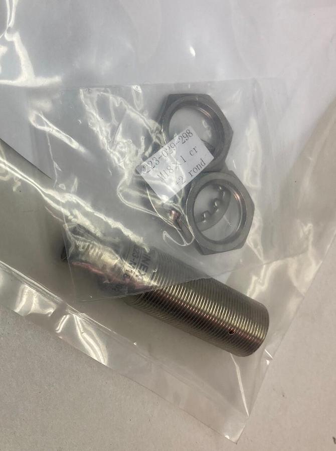 Used Contrinex,DW-AS-623-M18-002,Extra Range Inductive Center