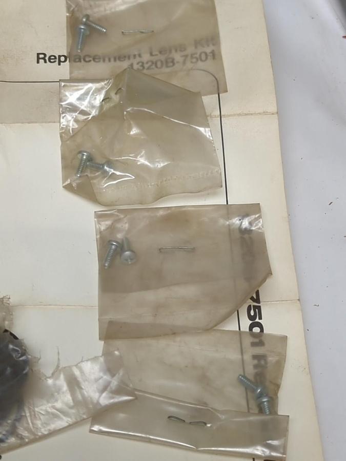 EATON CUTLER-HAMMER,1320B-7501,SPARE LENS REPLACEMENT KIT LOT OF 5 NOS