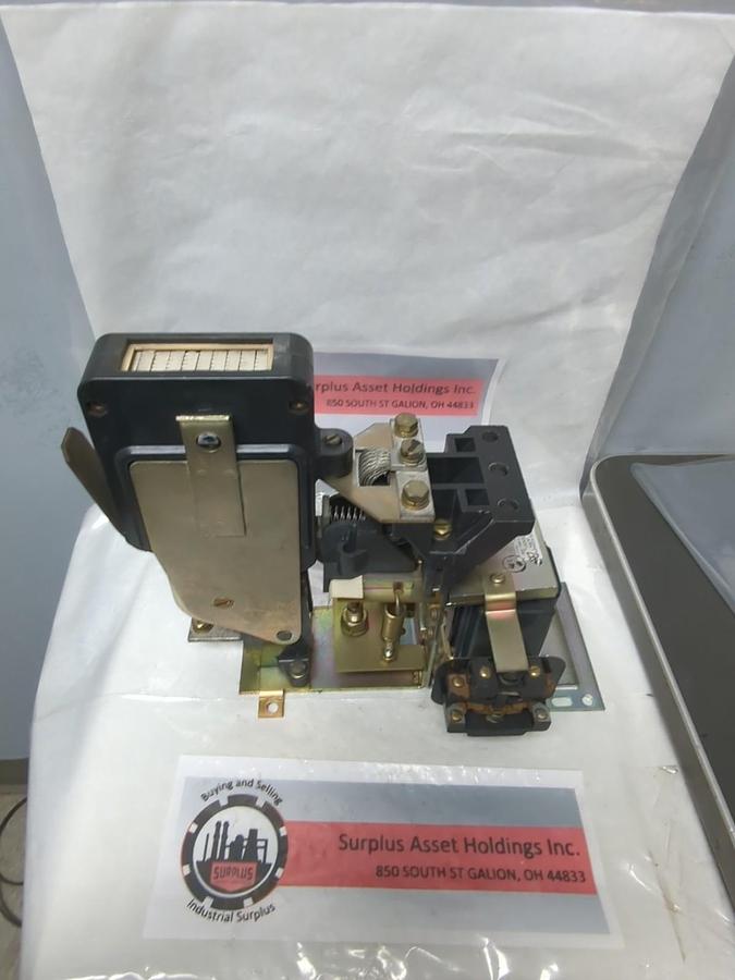 Used GENERAL ELECTRIC,DS-304-N03BF024DXT,DS 304 DC CONTACTOR 1000V 300A PRE-OWNED