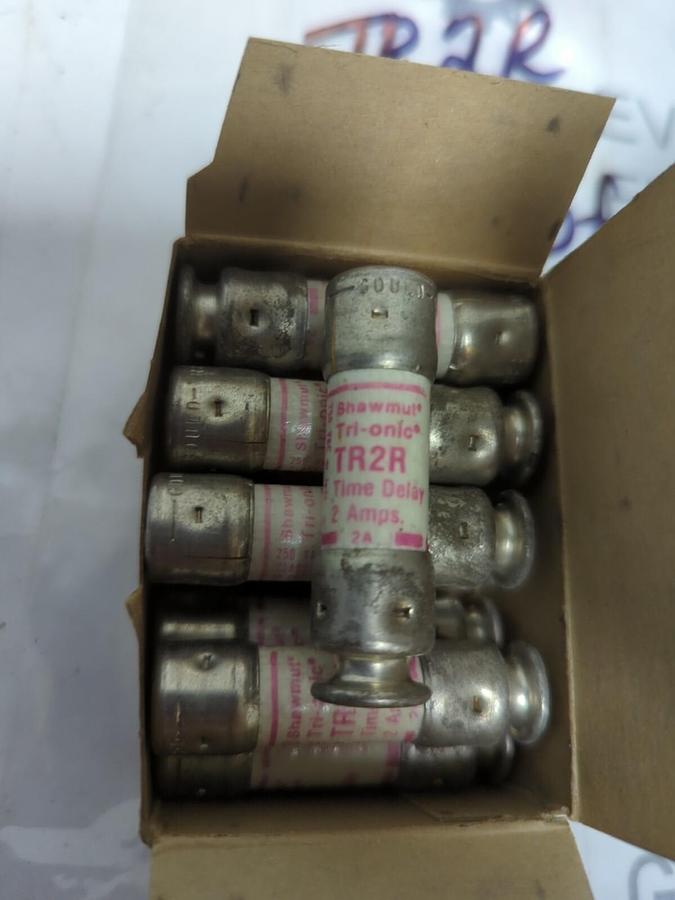 GOULD SHAWMUT,TR2R,TRI ONIC 2 AMP FUSES LOT OF 12