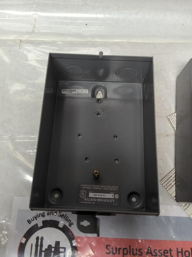 Used ALLEN BRADLEY,700-P401A1,SERIES B RELAY ENCLOSURE NO RELAY PRE-OWNED