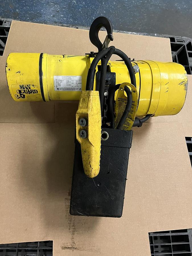 Used BUDGIT,BEHC5016,1/2 M TON ELECTRIC HOIST 16FPM 460V 3PH 10FT CHAIN