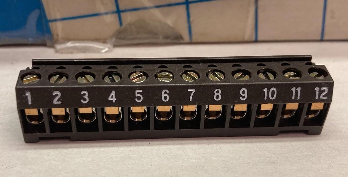 Buchanan,SSB4P12S11,8-Hole Terminal Strip BOX OF 100